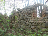 Ruiny kamiennego kościoła