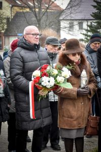 85. rocznica pierwszej masowej deportacji Polaków na Sybir i do Kazachstanu przy tablicy Pro Memoria w Łobzie 10.02.2025