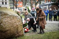 85. rocznica pierwszej masowej deportacji Polaków na Sybir i do Kazachstanu przy tablicy Pro Memoria w Łobzie 10.02.2025