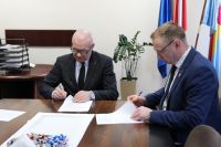 Podpisanie umowy dotacji na realizację "Remontu elewacji budynku mieszkalnego w Dalnie" w ramach Rządowego Programu...