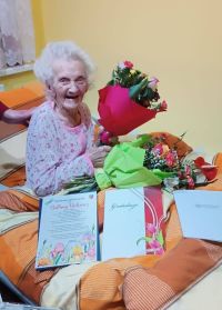Wspaniały Jubileusz Pani Balbiny Bielewicz, która kończy 100 lat! - Pani Balbina z rodziną i gośćmi