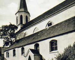 Czarnobiałe zdjęcie przedstawiające Kościół