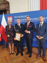 314406359_466422015578334_780257399454481282_nOskar Arłukowicz z Starostą i Wicestarostą Powiatu Łobeskiego