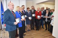 335443695_1376135946557472_5676079628339088066_nwręczenie upominków dla przybyłuch gości