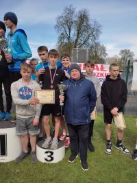 342699473_957940952063027_1749967880996539184_nDrużyna chłopców z SP3 na Finale Wojewódzim w biegach przełajowych