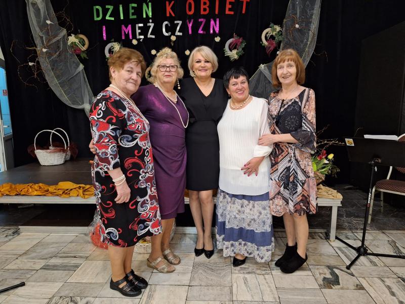 Dzień Kobiet i Mężczyzn w Łobeskim Domu Kultury