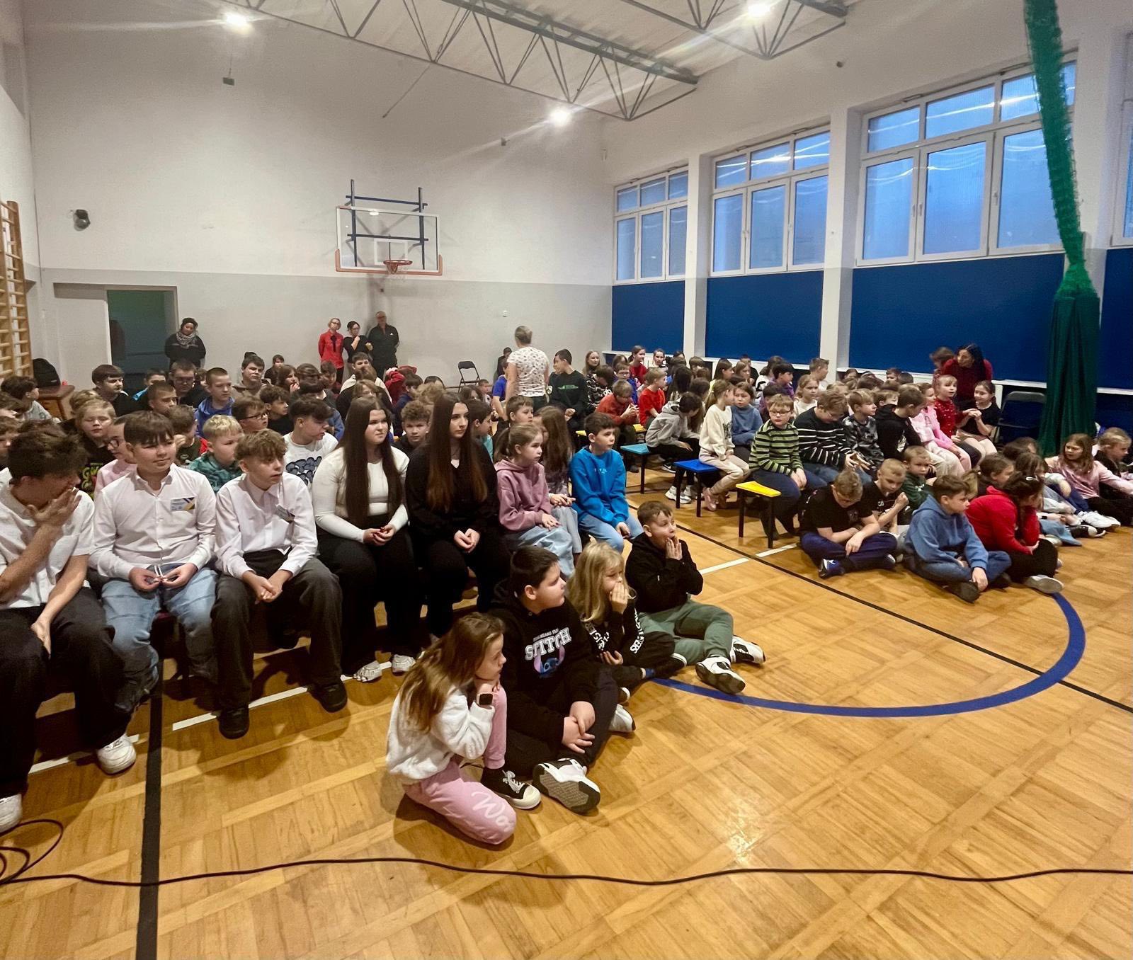 Nowoczesny radiowęzeł „KOPERNIK FM” w Szkole Podstawowej nr 2 im. M. Kopernika w Łobzie 17.12.2025