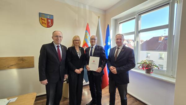 Podpisaliśmy umowę na „Zwiększenie efektywności energetycznej budynku Starostwa Powiatowego w Łobzie” 26.02.2026