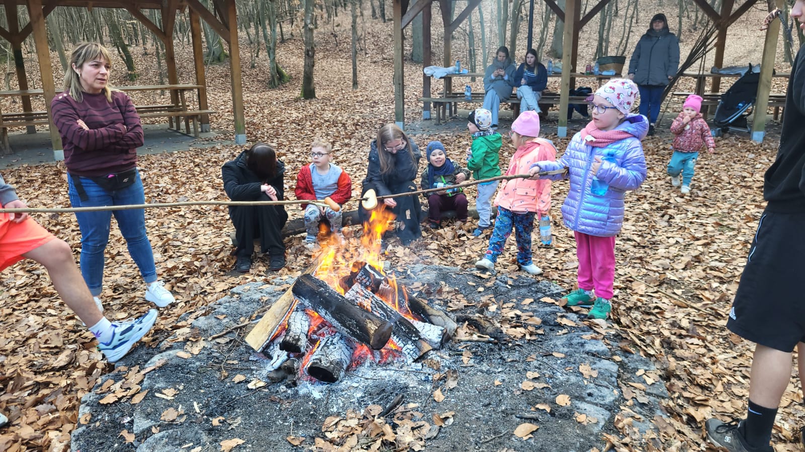 Pierwszy dzień wiosny spędziliśmy aktywnie i z uśmiechem!  Sprzątamy - o nasze miejsce dbamy.