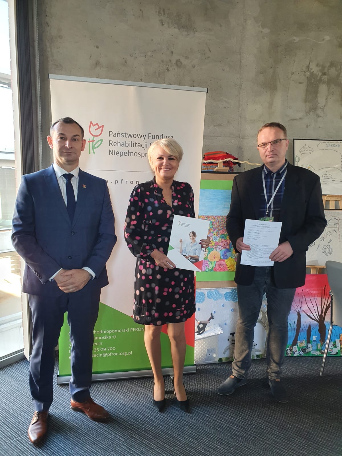 Podpisanie umowy na realizację projektu pn. „Zakup mikrobusu do przewozu osób niepełnosprawnych"